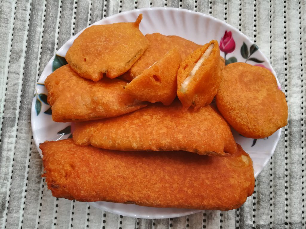 Famous Indian Recipes - Vazhakkai Bajji Recipe